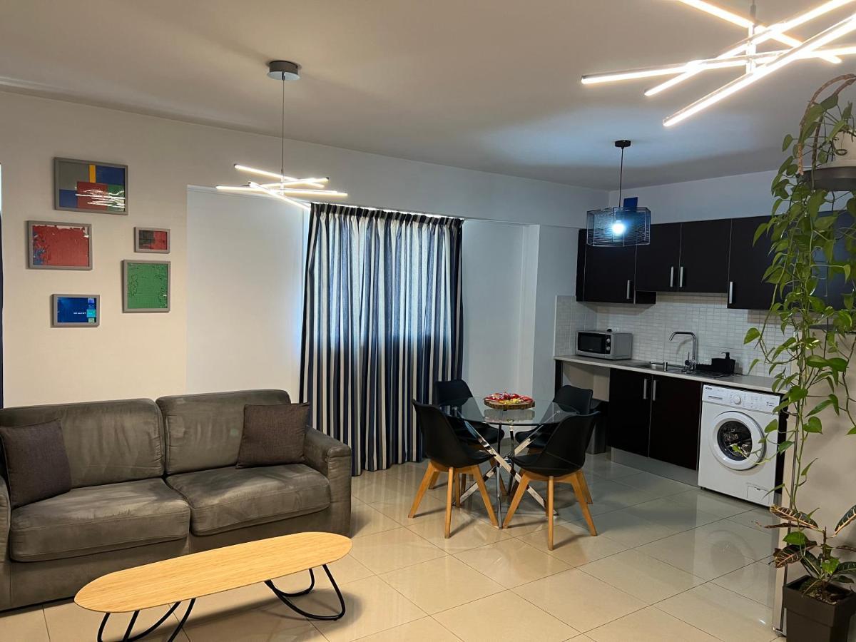 Fat Cow Apartment 103 Larnaca Buitenkant foto